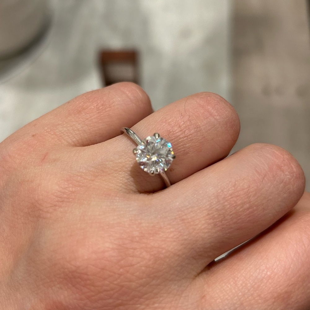 18k white gold engagement ring